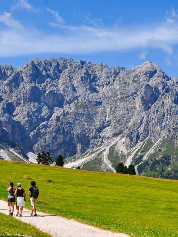 Group of hikers from Munich to Venice