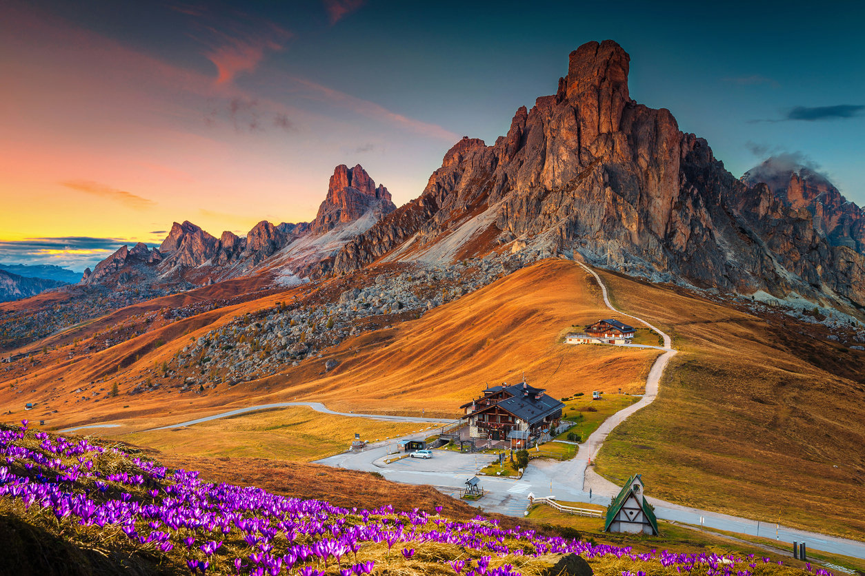 Guided hiking tour of Alta Via I and II in the Dolomites, Italy