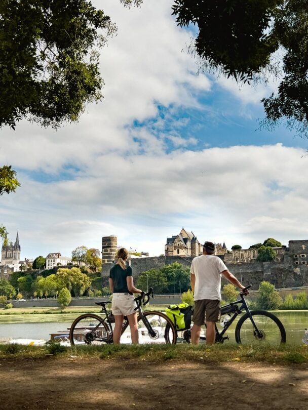 Loire Valley Bike Tour: Chateaux, Wine & Beyond
